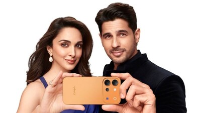 Vivo V80 में 7,200mAh की बैटरी लगी हो सकती है. (Photo : @yabhishekhd/X)