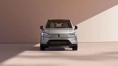 Volvo EX90 को इंडियन मार्केट में लॉन्च कर दिया गया है.