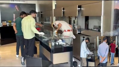 टोंक रोड स्थित द वॉच फैक्ट्री शोरूम में 4 से 5 करोड़ की विदेशी ब्रांड राडो की घड़ियां चोरी 