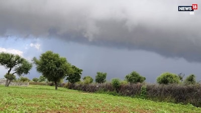 जयपुर मौसम विज्ञान केन्द्र के अनसुार राजस्थान के पूर्वी और पश्चिमी दोनों हिस्सों में मौसम शुष्क रहने का अनुमान है