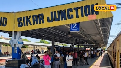 सीकर रेलवे स्टेशन पर अमृत भारत स्टेशन योजना के तहत चल रहे विकास कार्य अब जमीन पर नजर आने लगे हैं