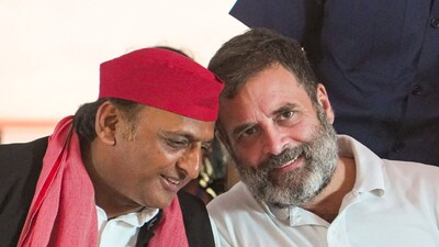 यूपी चुनाव 2027 में सीट शेयरिंग को लेकर सपा और कांग्रेस में खींचतान चल रही है.