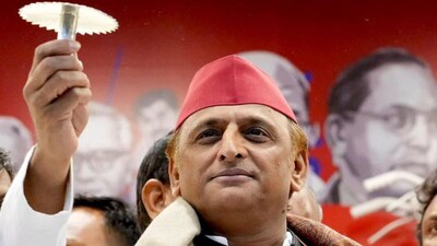 यूपी चुनाव 2027 में सपा अध्यक्ष अखिलेश यादव लगातार दांव चलने में लगे हैं.