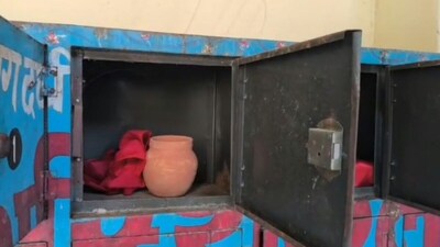 कानपुर के अस्थि बैंक में जमा हो गई हैं कई अस्थियां.