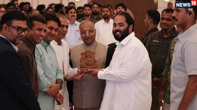 रिलांयस इंडस्‍ट्रीज लिमिटेड के एग्‍जीक्‍यूटिव डायरेक्‍टर और फिलांथ्रोपिस्ट अनंत अंबानी ने बेजुबानों की मदद के लिए राष्‍ट्रव्‍यापी कार्यक्रम लॉन्‍च किया है. (साभार: वनतारा)