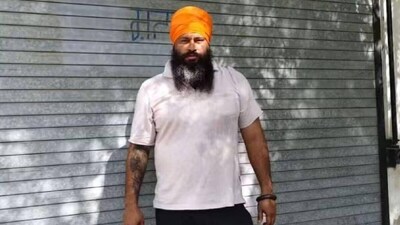 पंजाब में एंटी ड्रग एक्‍टव‍िस्‍ट पर‍म‍िंदर स‍िंह झोट्टा की गोली मारकर हत्‍या. 