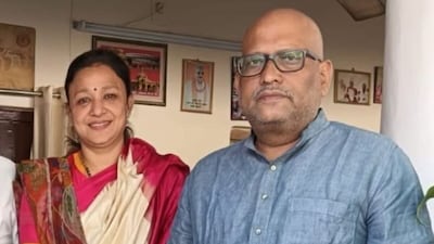यूपी कांग्रेस मुख्यालय में नई प्रदेश अध्यक्ष आराधना मिश्रा मोना के स्वागत समारोह में पूर्व प्रदेश अध्यक्ष अजय राय बेहद गुस्से में दिखे.