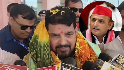 बृजभूषण शरण सिंह ने महर्षि वाल्मीकि एयरपोर्ट पर मीडिया से बात की.