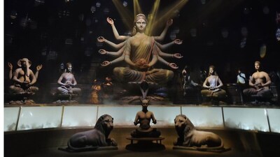 कोलकाता के चोर बागान पूजा पंडाल की इस बार आरोब थीम रखी गई थी. (फोटाे-@durgapujo_kolkata/instagram)