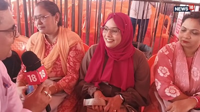 महिलाओं ने सीएम योगी की तारीफ की.