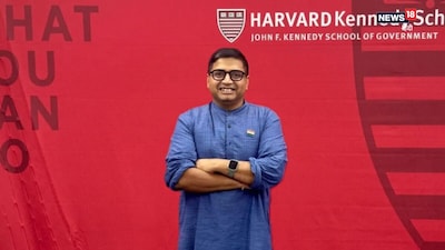 Pratyush Prabhakar: प्रत्युष कई मंत्रालयों में भी काम कर चुके हैं. 