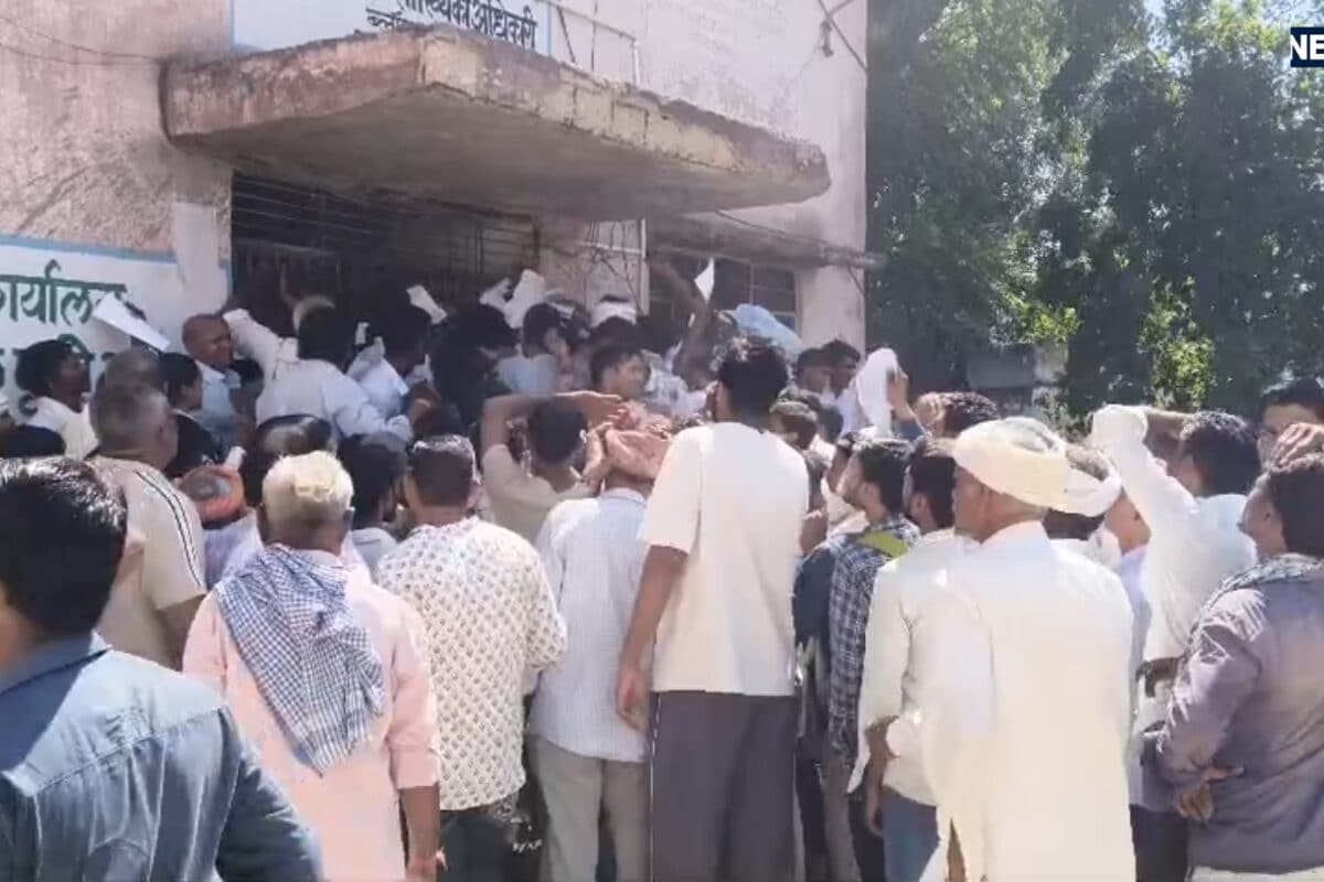 दौसा में डीएपी खाद का गंभीर संकट: किसानों की भारी कतार, दो किसानों की बिगड़ी तबीयत