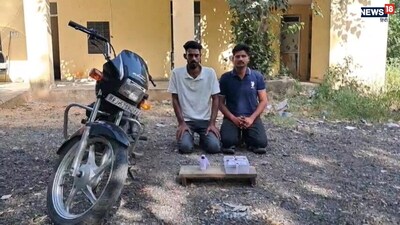 जमीन विवाद में फायरिंग से मचा हड़कंप, मनोहरपुर पुलिस ने दो आरोपियों को दबोचा