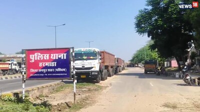 जयपुर में पुलिस ने बजरी से भरे 10 ट्रेलरों को जब्त किया