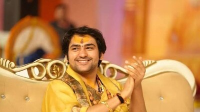 अकेले बागेश्वर धाम आने पर महिलाओं को चेताया