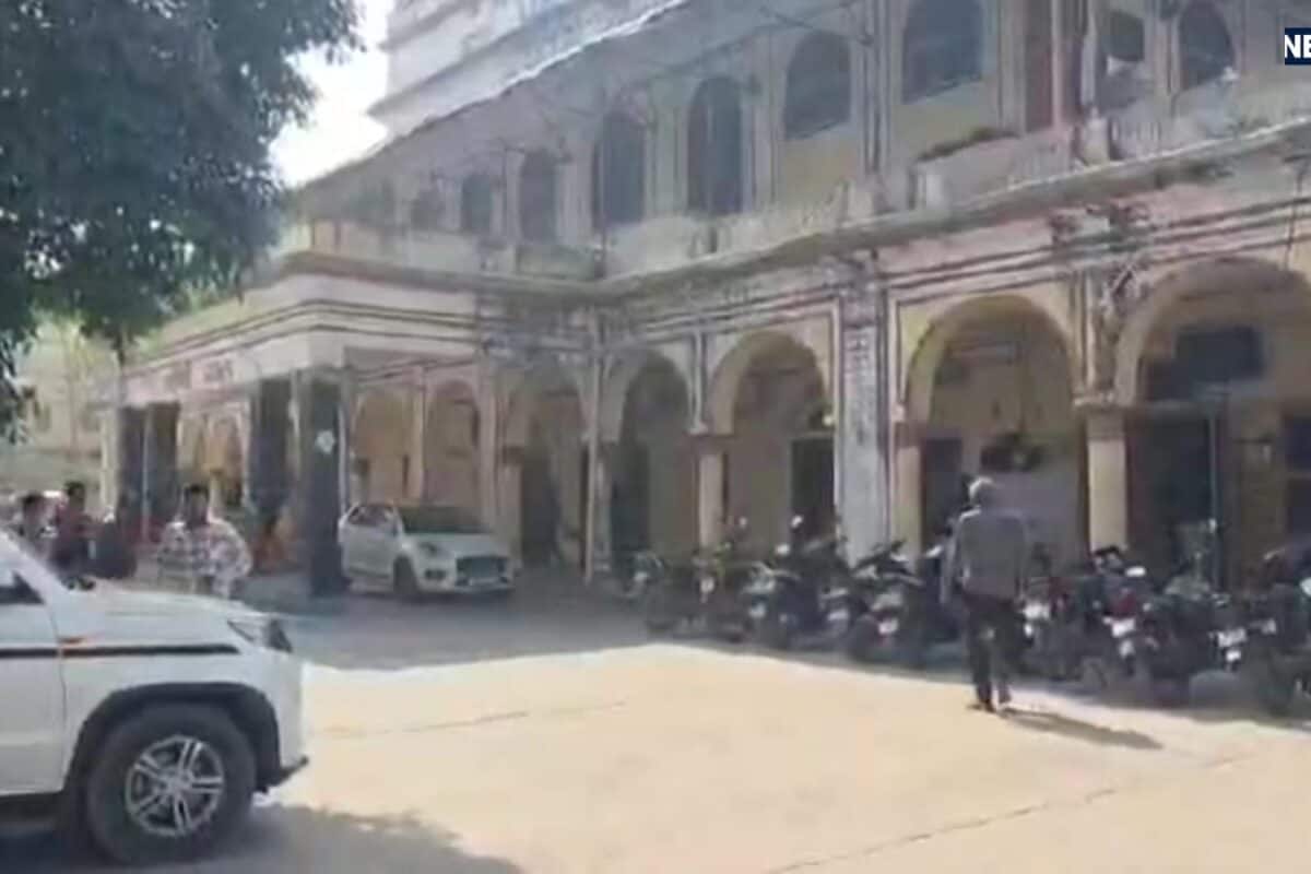 Alwar Municipal Corporation Faces Crisis Over Experience Certificates for 900 Sanitation Workers