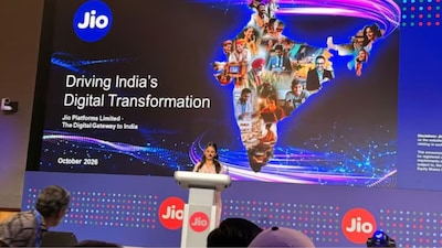 ईशा अंबानी ने रिलायंस के कारोबारी मॉडल और जियो के निर्माण के पीछे काम करने वाले प्रमुख स्तंभों के बारे में भी बताया.