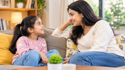 बच्चे से स्कूल की बातें जानने का बेहतर Parenting तरीका (Image-AI generated)