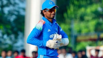 कुमार कुशाग्र को पहली बार टीम इंडिया में शामिल किया गया है. 