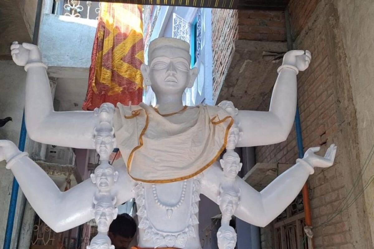 दादा से पोते तक, 100 साल से एक ही परिवार बना रहा मां काली की प्रतिमा, दर्शन बिना अधूरी है पूजा