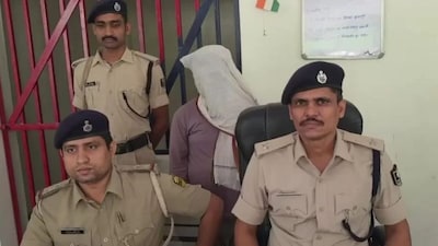 लोन के नाम पर ठगी करने वाले गिरोह के गुर्गे को मोतिहारी पुलिस ने पकड़ा. 