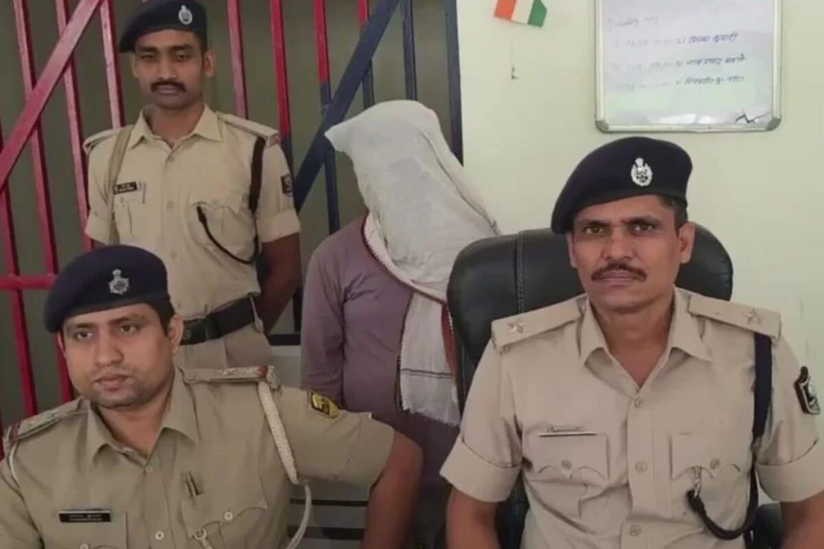 100000 लाख के लोन के लिए 10000 घूस लेते, लिफाफे भरकर देते कागज, पूर्वी चंपारण में ठगी कांड पर बड़ा खुलासा