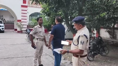 मुजफ्फरपुर में फर्जी आधार-पासपोर्ट रैकेट का खुलासा, लंदन कनेक्शन से बढ़ा शक