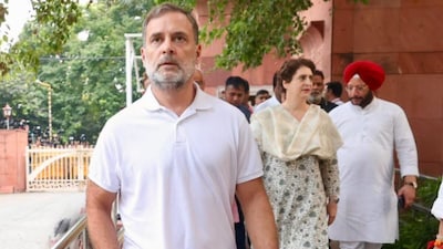 राहुल गांधी विपक्षी दलों को जुटाकर लगातार सीईसी ज्ञानेश कुमार को निशाने पर लिए हुए हैं.