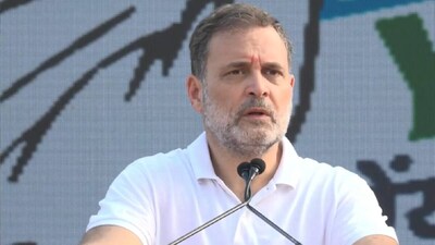 गोवा के मडगांव में गोय राखोन यात्रा के दौरान जनसभा को संबोधित करते हुए लोकसभा में नेता प्रतिपक्ष राहुल गांधी.