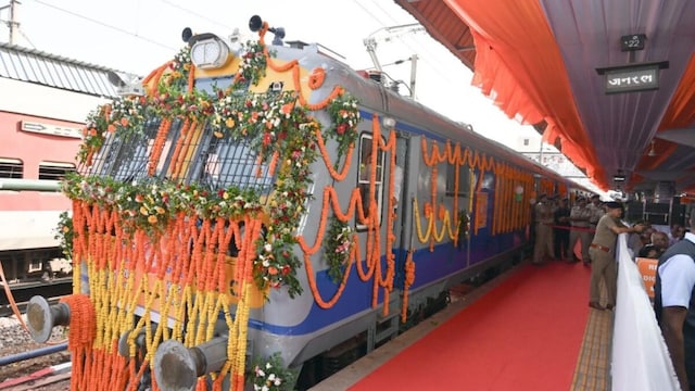 दशहरे पर 2 नई रेल सेवाओं की सौगात, छत्तीसगढ़ में आजादी के बाद पहली बार यहां पहुंची ट्रेन - News18 हिंदी