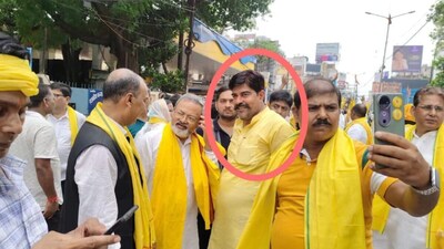 रायफल चोरी की शिकायत के बाद फंसे जनसुराज के पूर्व जिलाध्यक्ष राज कपूर सिंह