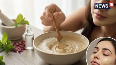 ल्तानी मिट्टी त्वचा से अतिरिक्त तेल हटाने में मदद करती है, जबकि कॉर्नफ्लोर पैक को एक खास बनावट देता है.(AI Image)