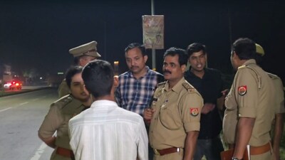 उन्नाव में हाईवे किनारे मिली बक्से में लाश.