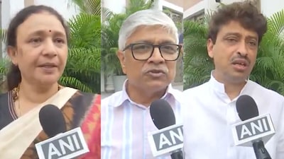 Congress and SP heat up seat sharing talks for 2027 UP elections after key Delhi meeting.
