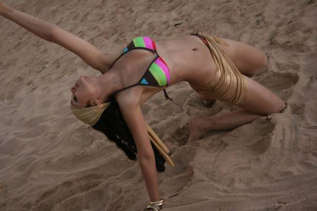 Nisha Kothari looks stunning in a bikini. 