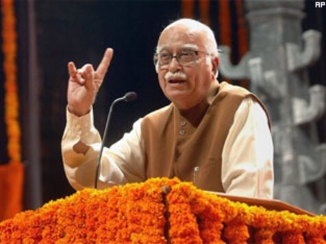 Advani gets emotional speaking about Mumbai attacks