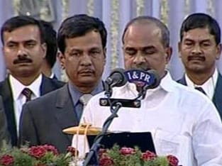 Image result for ysr swearing in 2004 elections