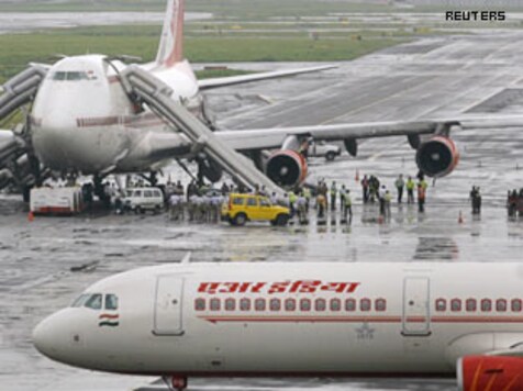 Air India pilots lose perks, threaten strike