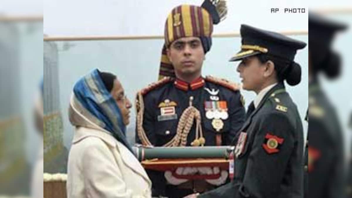 Pratibha Patil awards Ashok Chakras on RDay