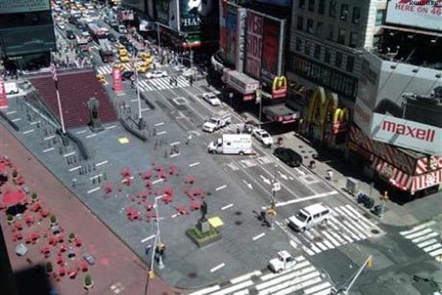 NYs Times Square evacuated over bomb scare