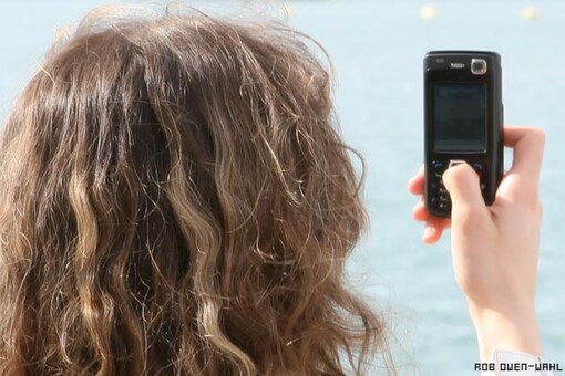 Mobile phones exposing children to smut