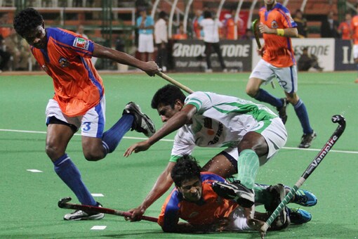 Sutherland helps Marines down Bhopal Badshahs