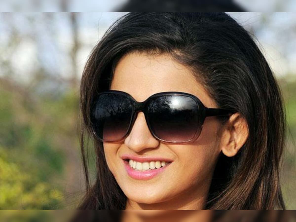 Is Ananya leading a happy married life ? Is Ananya leading a happy married life ?