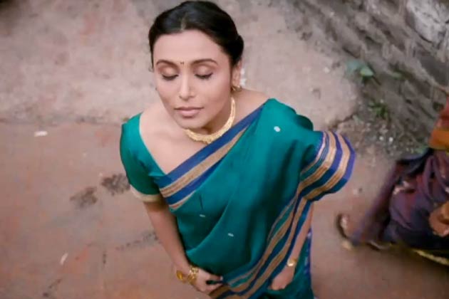 Anushka, Sonakshi & Anurag watch 'Aiyyaa' at Ketnav | Sonakshi Sinha Images  - Bollywood Hungama