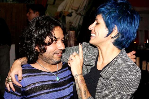 Celebrity Hairstylist Sapna Bhavnani Finds A Flaw In Lara Dutta's Wig In  Bell Bottom