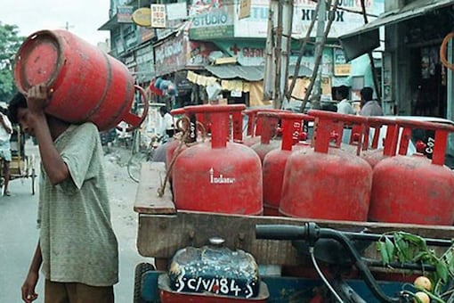 Rs 26.5 hike in cooking gas cylinders put on hold