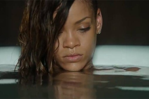Rihanna naked in bathtub for new video