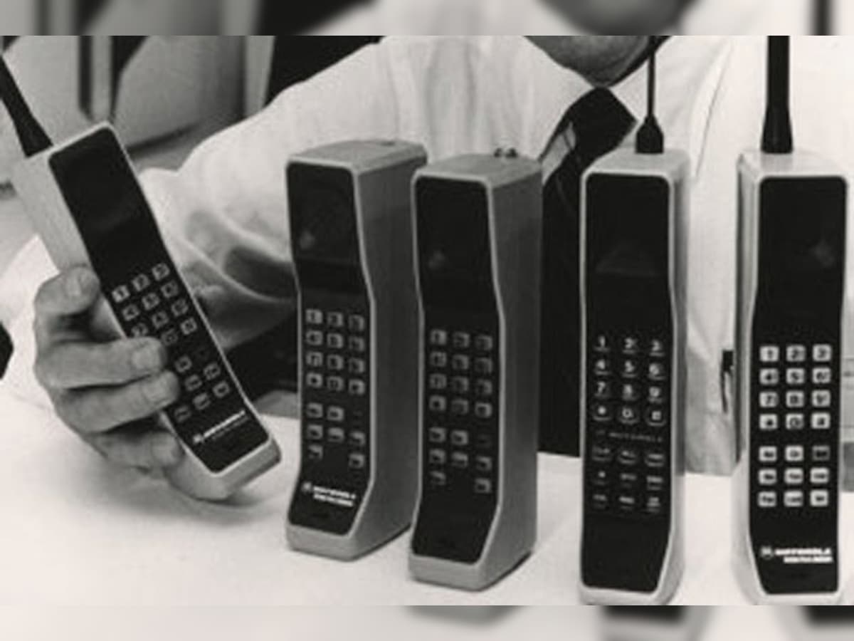 Телефон стал горячим. Motorola DYNATAC 1973. Motorola DYNATAC 8000x 1983 год. Моторола DYNATAC. Motorola «DYNATAC» 1973 год..
