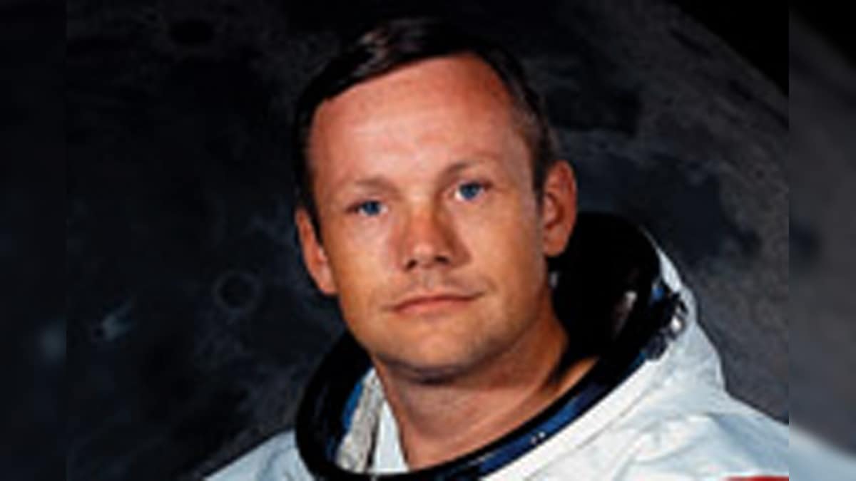 https://images.news18.com/ibnlive/uploads/2013/05/_neil_armstrong.jpg?im=FitAndFill=(1200,675)