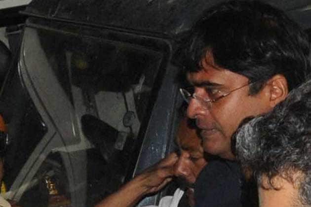 Police conduct raid at Meiyappan's house in Chennai